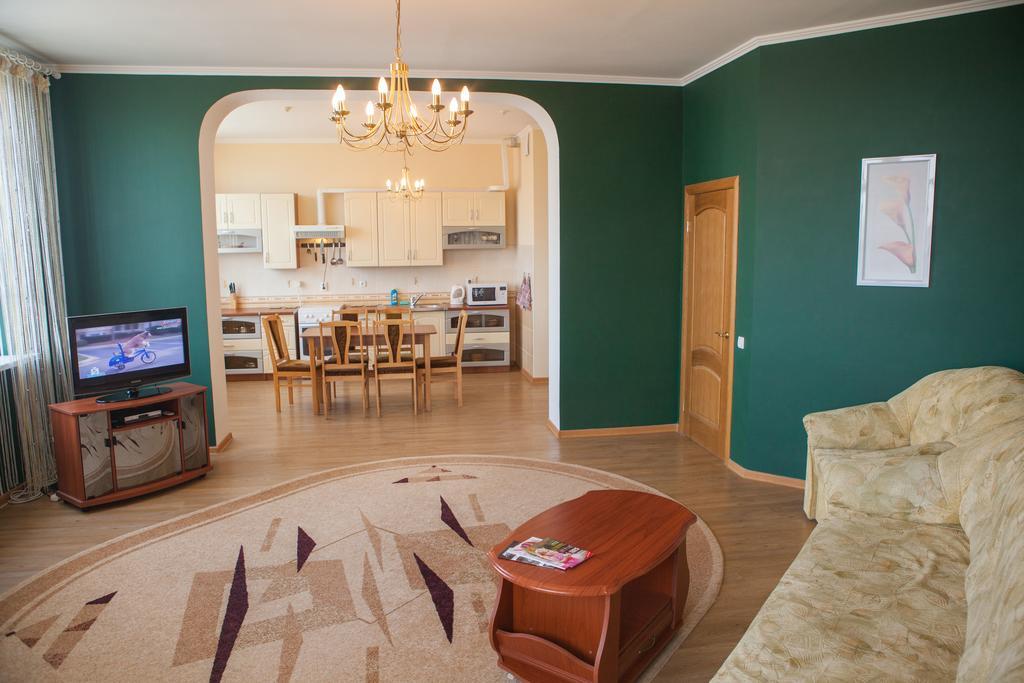 Apartment In 2 Min From Poznyaky Metro Station Kiev Extérieur photo